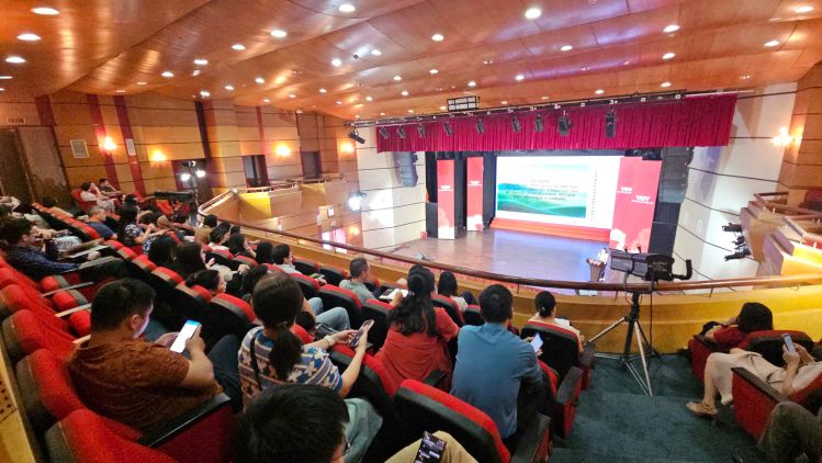 Hội nghị “Triển khai phần mềm và hướng dẫn thực hiện Quản lý công việc & đánh giá cán bộ gắn với chỉ số đo lường, kết quả thực hiện nhiệm vụ (OKR/KPI)” tại Đài TNVN<br /><span style="font-weight:normal;">Sáng 09/10/2026, tại Trung tâm Phát thanh Quốc gia, số 58 Quán Sứ (Hà Nội), Ban Tổ chức cán bộ & Hợp tác quốc tế phối hợp Trung tâm Nghiên cứu và ứng dụng Công nghệ Truyền thông (R&D) tổ chức Hội nghị “Triển khai phần mềm và hướng dẫn thực hiện Quản lý công việc & đánh giá cán bộ gắn với chỉ số đo lường, kết quả thực hiện nhiệm vụ (OKR/KPI) tại Đài TNVN” nhằm kịp thời tháo gỡ những khó khăn, vướng mắc trong quá trình triển khai tại các đơn vị.</span>